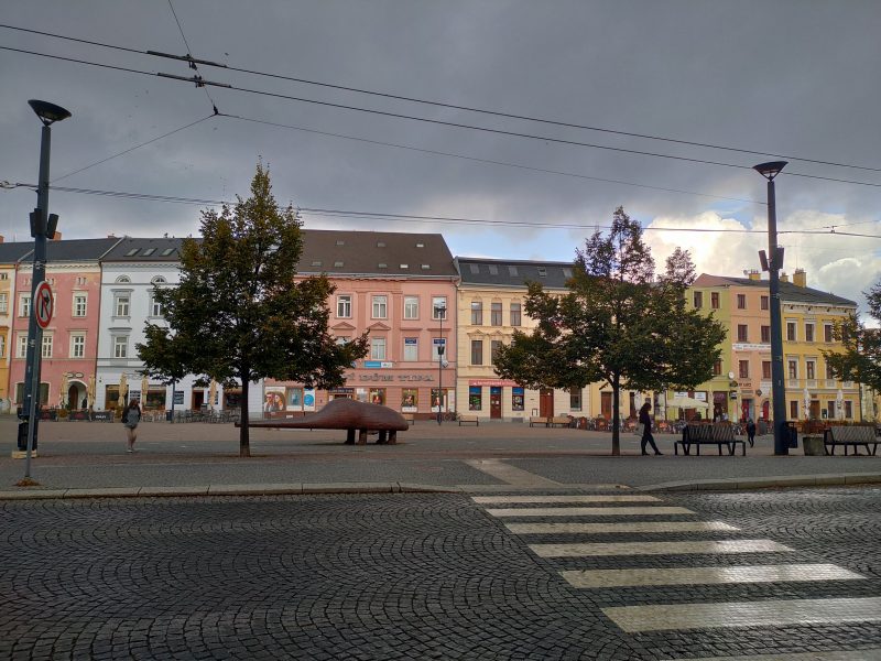 Dolní náměstí pod mrakem